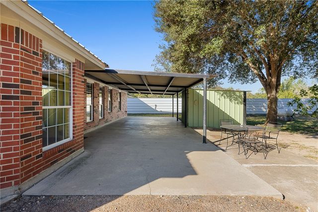 29202 Pueblo St, Waller, TX 77484