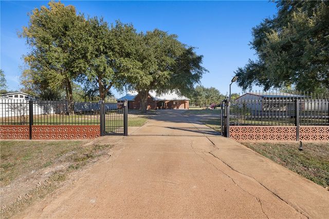 29202 Pueblo St, Waller, TX 77484