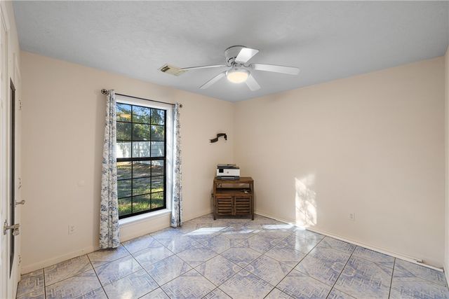 29202 Pueblo St, Waller, TX 77484