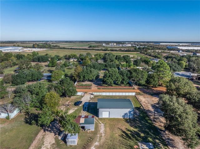 29202 Pueblo St, Waller, TX 77484