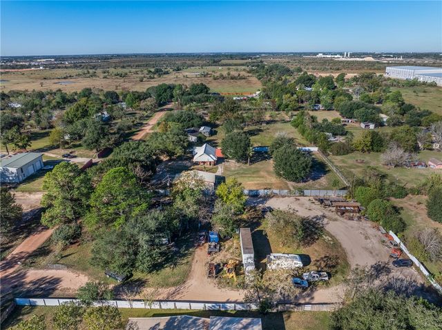 29202 Pueblo St, Waller, TX 77484