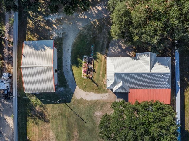 29202 Pueblo St, Waller, TX 77484
