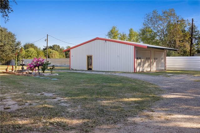 29202 Pueblo St, Waller, TX 77484