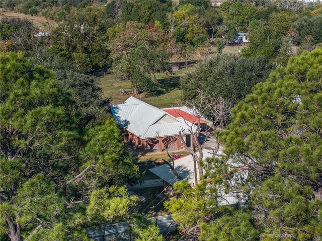 29202 Pueblo St, Waller, TX 77484