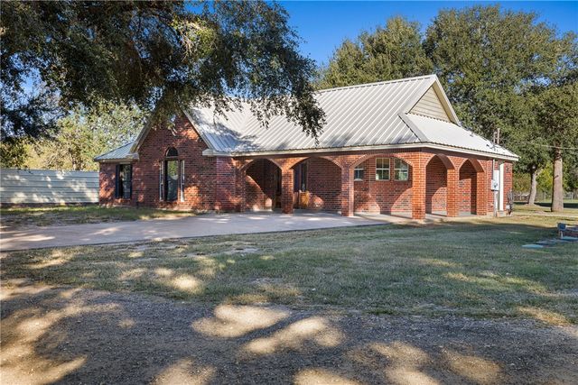 29202 Pueblo St, Waller, TX 77484