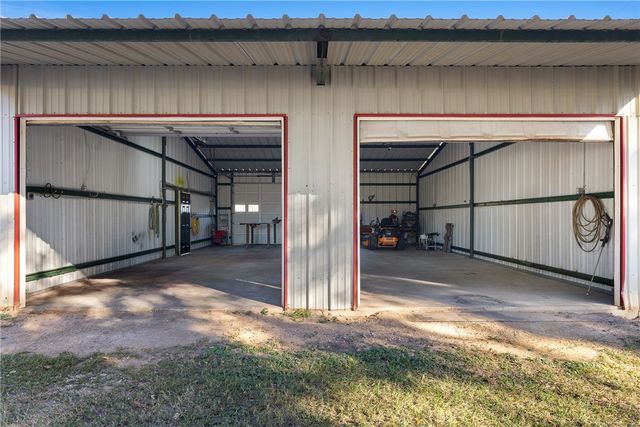29202 Pueblo St, Waller, TX 77484