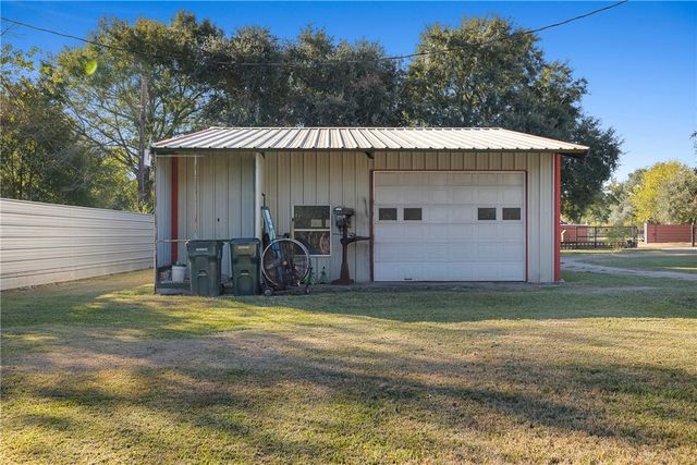 29202 Pueblo St, Waller, TX 77484