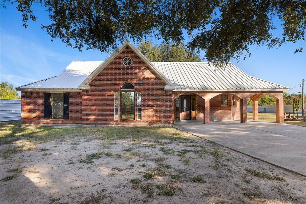 29202 Pueblo St, Waller, TX 77484