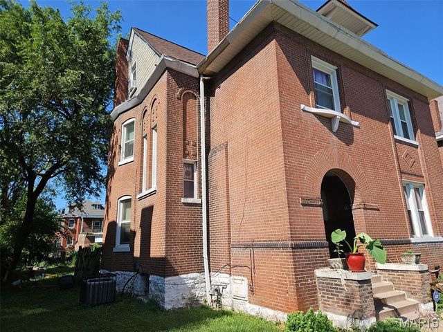 4918 Highland Avenue, St Louis, MO 63113