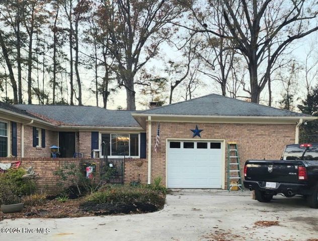 2100 Emerson Road, Kinston, NC 28504