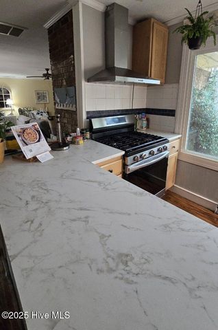 2100 Emerson Road, Kinston, NC 28504