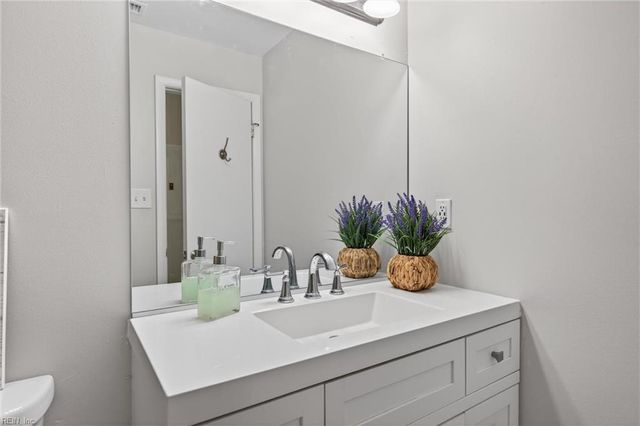 5201 Thatcher WAY, Virginia Beach, VA 23456