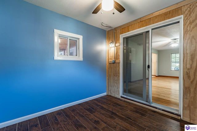 102 Larkspur Drive, Radcliff, KY 40160
