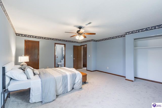 102 Larkspur Drive, Radcliff, KY 40160