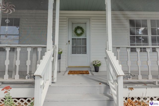102 Larkspur Drive, Radcliff, KY 40160