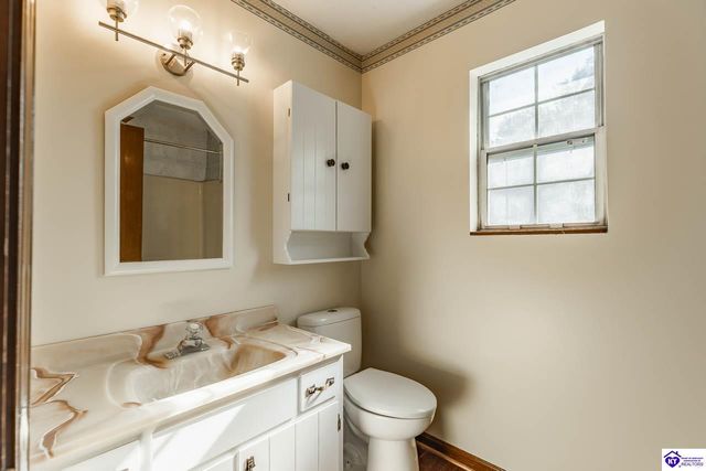 102 Larkspur Drive, Radcliff, KY 40160
