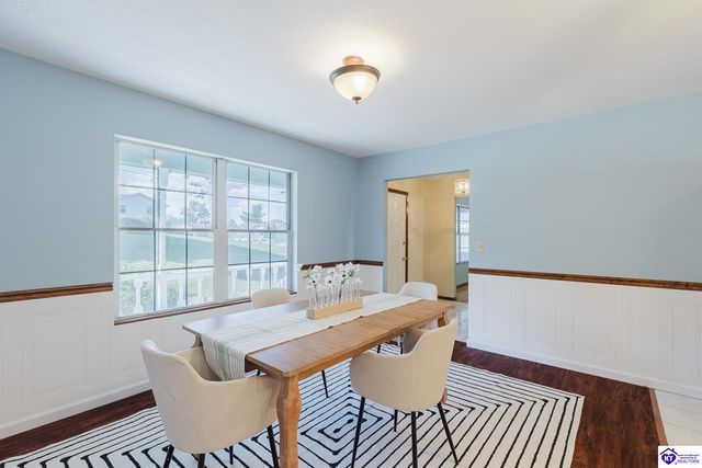 102 Larkspur Drive, Radcliff, KY 40160