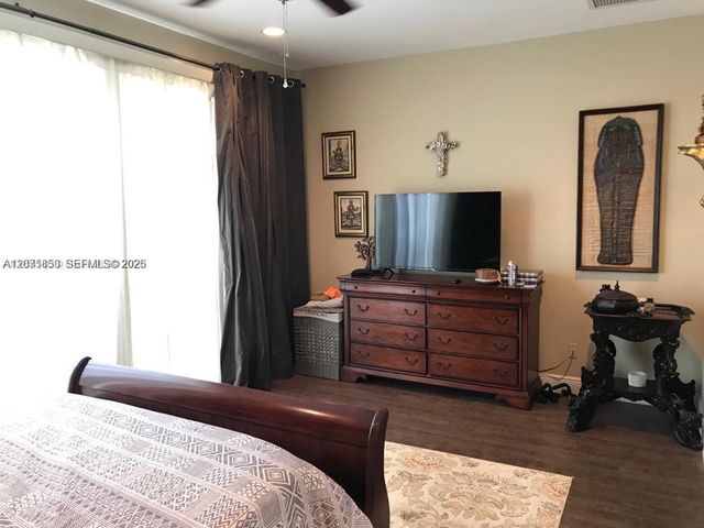 1225 NE 11th Avenue, Fort Lauderdale, FL 33304