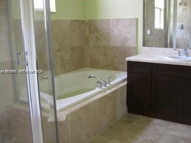 1225 NE 11th Avenue, Fort Lauderdale, FL 33304