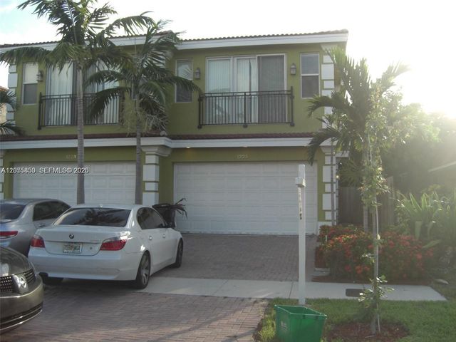 1225 NE 11th Avenue, Fort Lauderdale, FL 33304