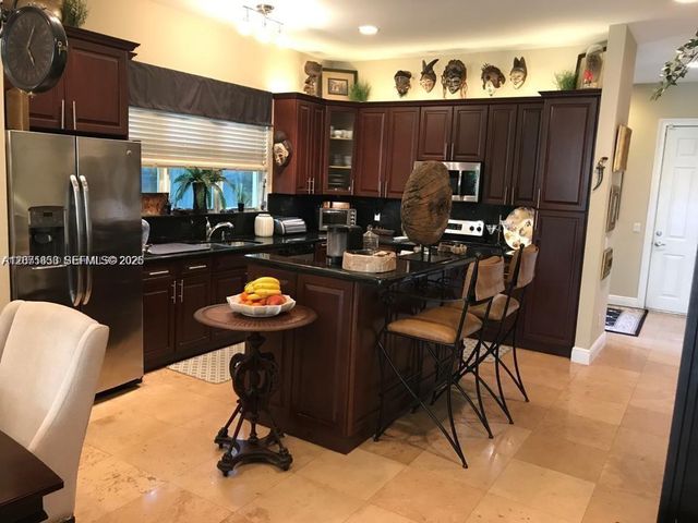 1225 NE 11th Avenue, Fort Lauderdale, FL 33304