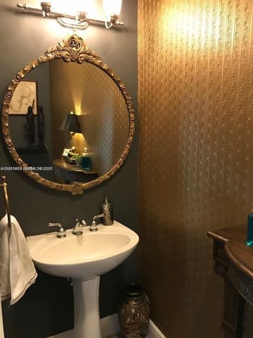 1225 NE 11th Avenue, Fort Lauderdale, FL 33304