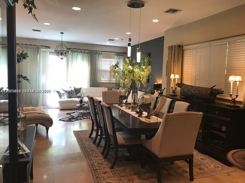 1225 NE 11th Avenue, Fort Lauderdale, FL 33304