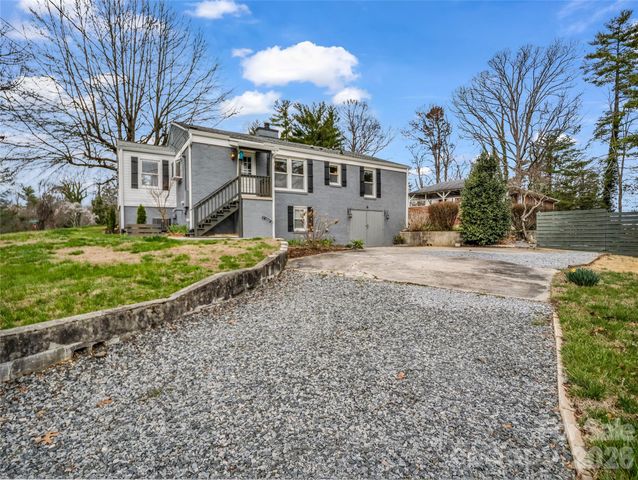 1038 Sylvan Boulevard, Hendersonville, NC 28791