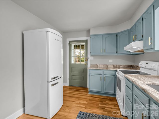 1038 Sylvan Boulevard, Hendersonville, NC 28791