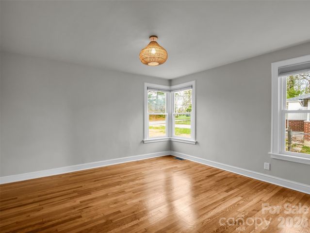 1038 Sylvan Boulevard, Hendersonville, NC 28791