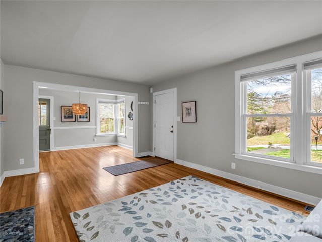 1038 Sylvan Boulevard, Hendersonville, NC 28791