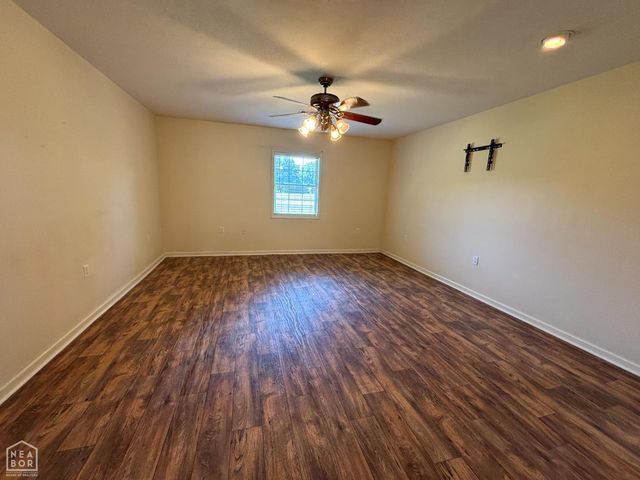 100 Charleston Drive, Walnut Ridge, AR 72476