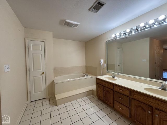 100 Charleston Drive, Walnut Ridge, AR 72476