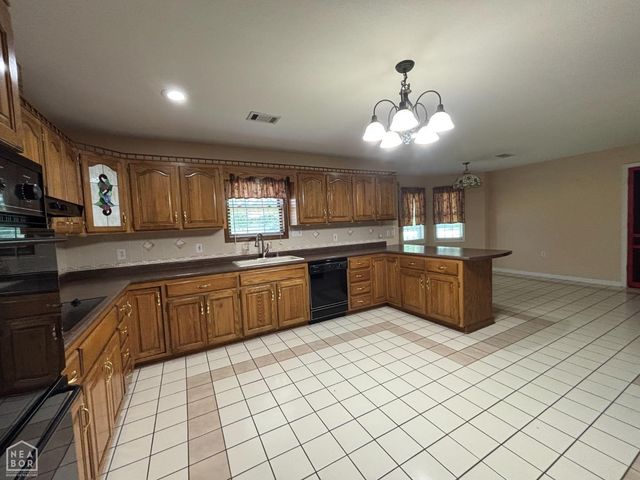 100 Charleston Drive, Walnut Ridge, AR 72476