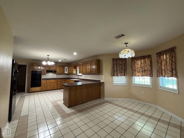 100 Charleston Drive, Walnut Ridge, AR 72476