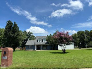 100 Charleston Drive, Walnut Ridge, AR 72476