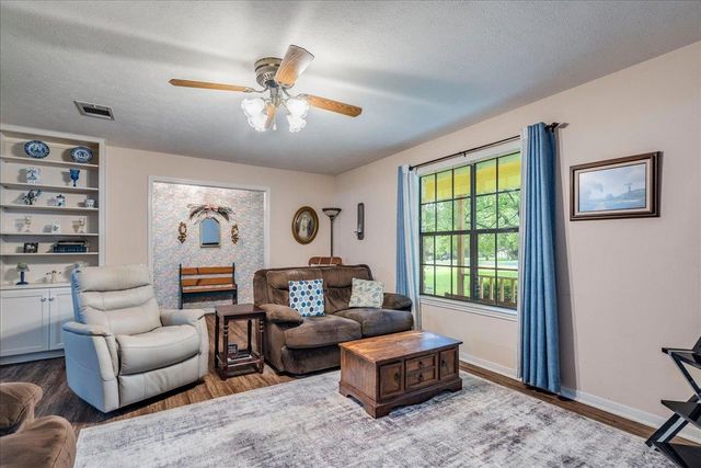1704 Buttercup RD, Pflugerville, TX 78660