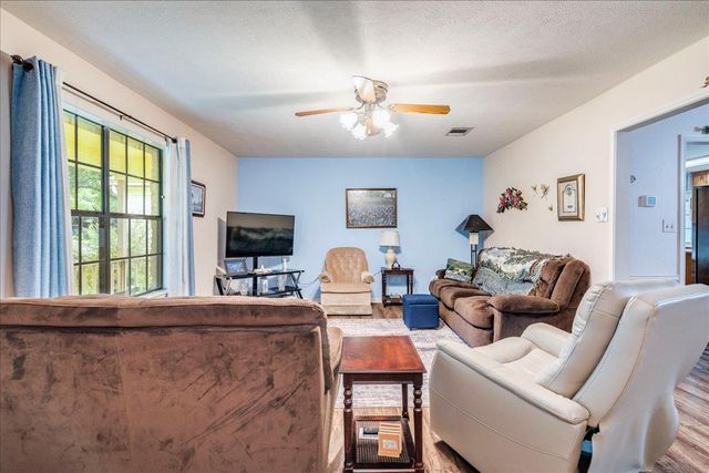 1704 Buttercup RD, Pflugerville, TX 78660
