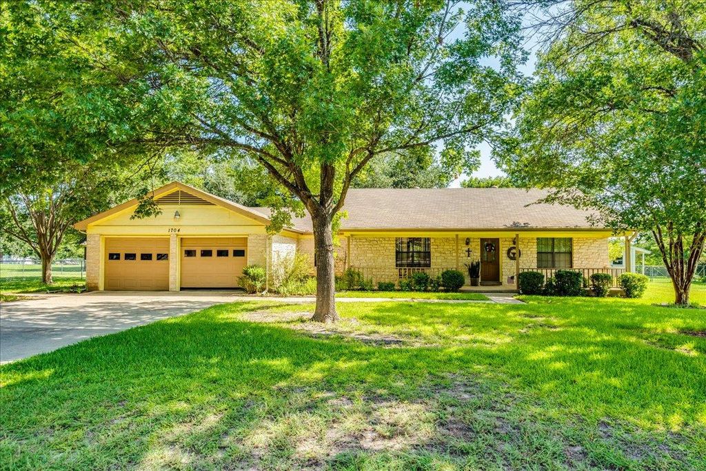 1704 Buttercup RD, Pflugerville, TX 78660