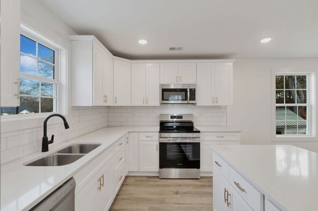 138 Greentop St, Hartsville, TN 37074