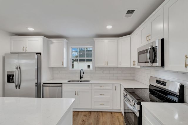 138 Greentop St, Hartsville, TN 37074