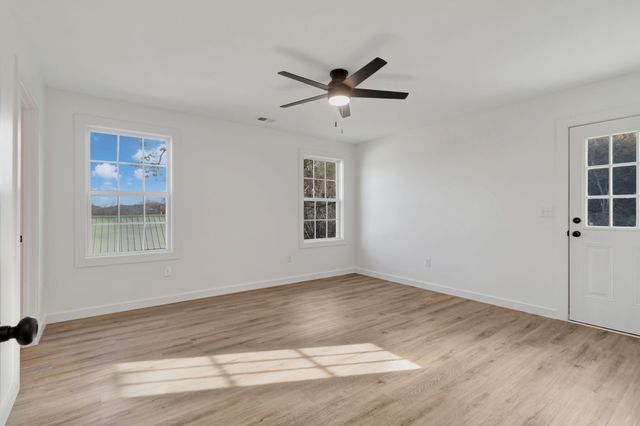 138 Greentop St, Hartsville, TN 37074