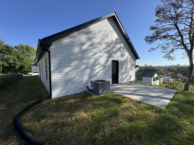 138 Greentop St, Hartsville, TN 37074