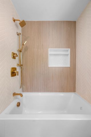 29 Rockway Rd, Peabody, MA 01960