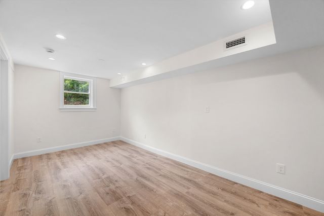 29 Rockway Rd, Peabody, MA 01960