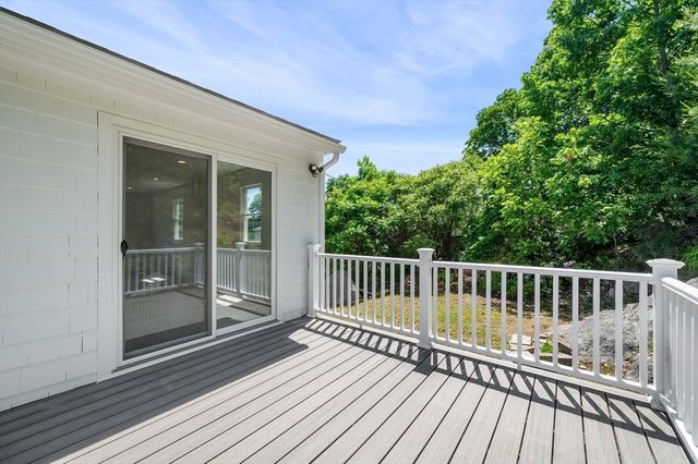 29 Rockway Rd, Peabody, MA 01960