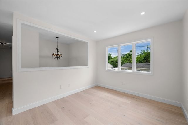 29 Rockway Rd, Peabody, MA 01960