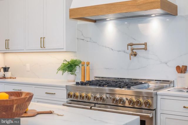 7113 FAIRFAX RD, Bethesda, MD 20814