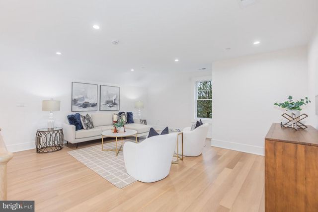 7113 FAIRFAX RD, Bethesda, MD 20814