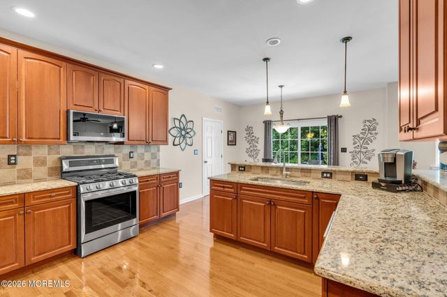 35 Aidan Lane, Jackson, NJ 08527